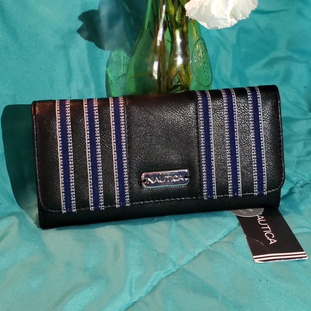 NWT Nautica Clutch